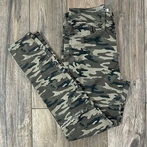 No Boundaries Camo High-rise Jeans